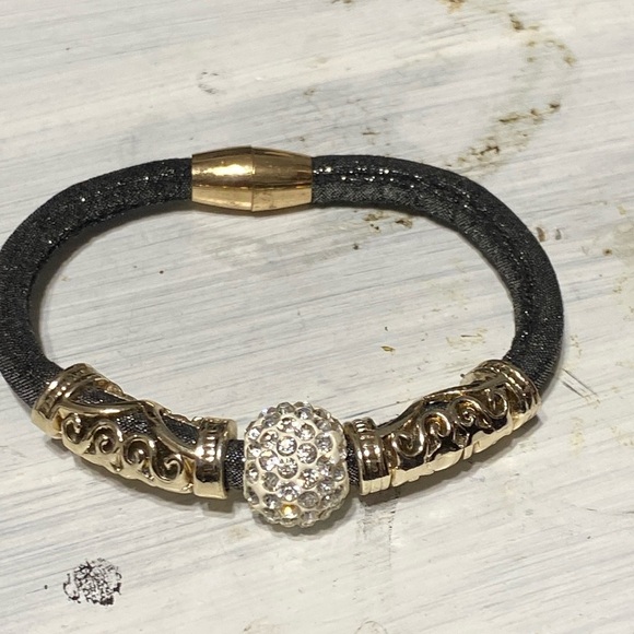 2 Bracelets black & gold bangle & cord bracelet - Picture 3 of 15